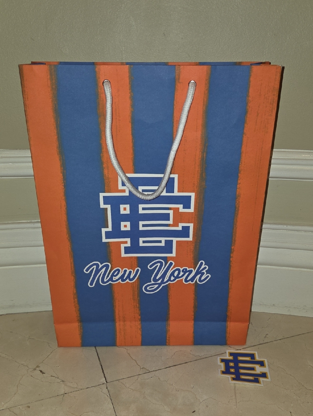 BRAND NEW ERIC EMANUEL NEW YORK LARGE PAPER BAG TOTE SHOPPING BAG 16"X12" DECAL
